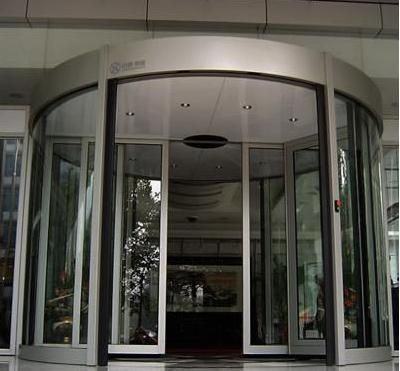 甘肅白銀豪華兩翼旋轉(zhuǎn)門與景泰肯德基門 高端門控解決方案助力商業(yè)空間升級(jí)